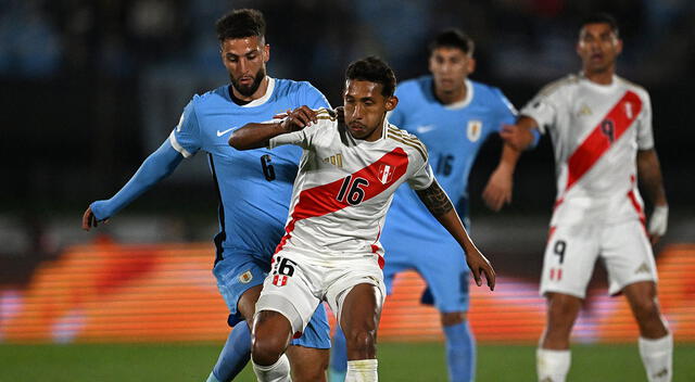 Perú perdió 3-0 ante Uruguay en Montevideo. Foto: AFP Perú perdió 3-0 ante Uruguay en Montevideo. Foto: AFP