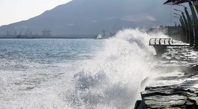 Oleajes anómalos y luna creciente: la peligrosa combinación que amenaza al litoral peruano, advirtió La Marina de Guerra