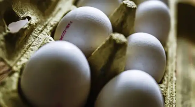 Retiran famosa marca de huevos de todos los supermercados por estar contaminados: esta es la marca mortal