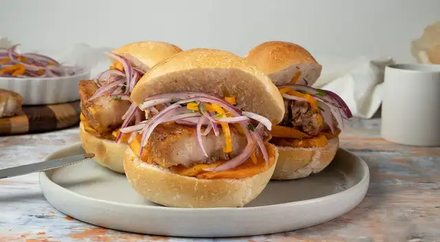 Regalarán 500 panes con chicharrón para apoyar al Perú en la final del  ‘mundial de desayunos’. Aquí los detalles.