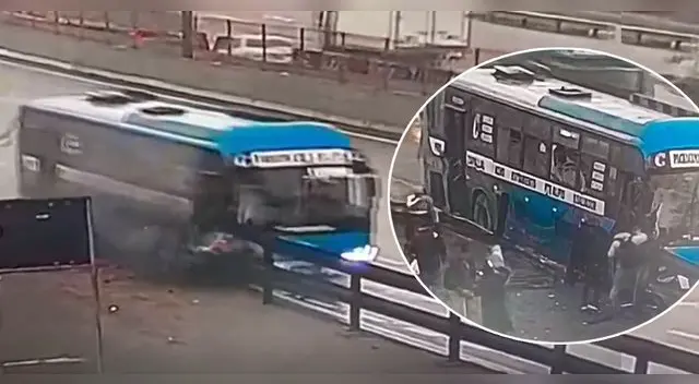 Cámaras muestras cómo un bus chocó fuertemente contra una valla metálita en plena Vía de Evitamiento