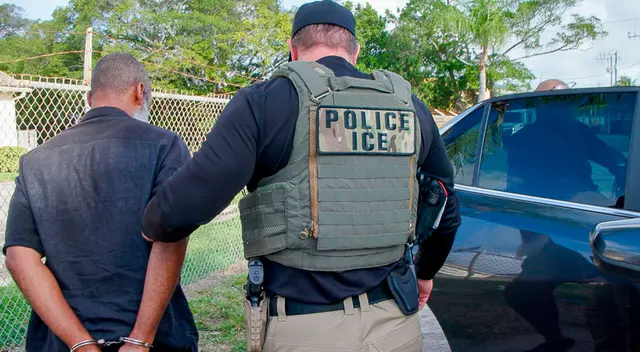 Prohibirán las redadas del ICE en Estados Unidos.