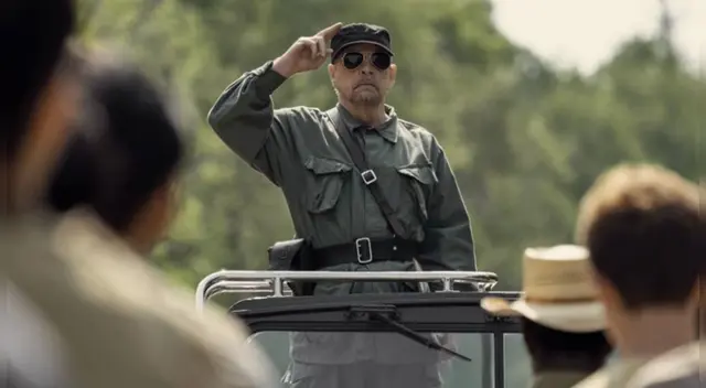 Camina o muere marca el regreso de Mark Hamill, reconocido mundialmente por su rol como Luke Skywalker .