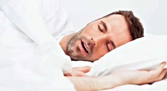 Dormir con la boca abierta o respirar mal durante el día puede causar más problemas de salud de los que crees. Dormir con la boca abierta o respirar mal durante el día puede causar más problemas de salud de los que crees.