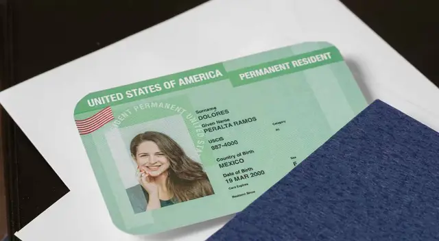 Conoce en cuánto tiempo podrías recibir tu Green Card. Conoce en cuánto tiempo podrías recibir tu Green Card.