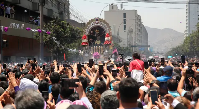 Calles cerradas por la primera salida del Señor de los Milagros en Lima Calles cerradas por la primera salida del Señor de los Milagros en Lima