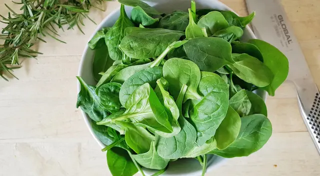 Retiran espinacas congeladas por riesgo de infección bacteriana.