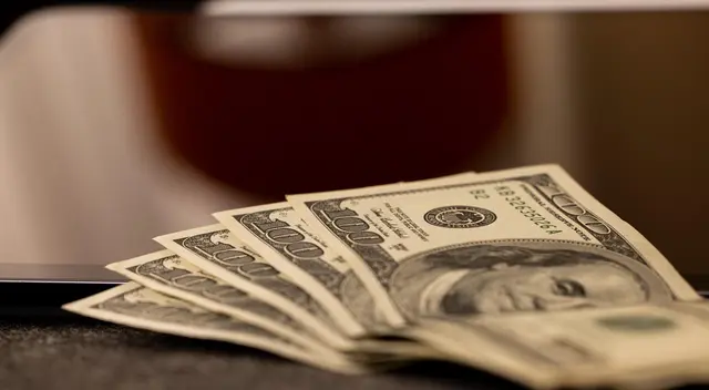 Jubilados pierden poder adquisitivo EE. UU. aumenta la edad para cobrar todo el Seguro Social.