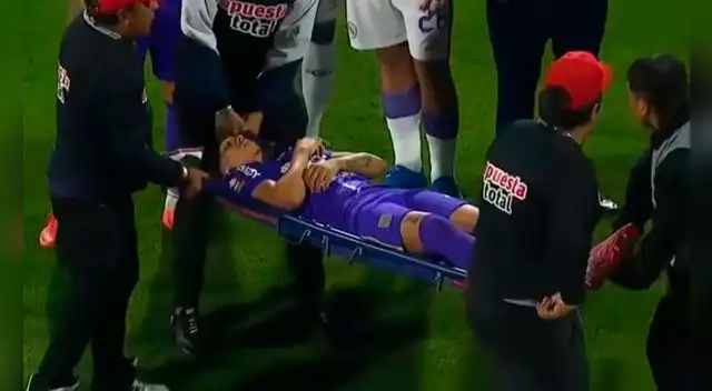 Kevin Quevedo sufrió un golpe en la cabeza en los primeros segundos del partido. Foto: captura/L1 Max Kevin Quevedo sufrió un golpe en la cabeza en los primeros segundos del partido. Foto: captura/L1 Max
