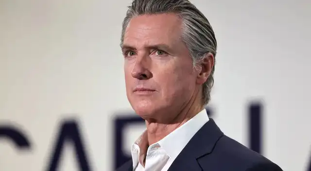 Newsom cumple su promesa ley en California busca reducir los precios de la gasolina. Newsom cumple su promesa ley en California busca reducir los precios de la gasolina.