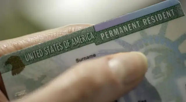 USCIS puede quitarte la Green Card si no cumples bien el proceso.