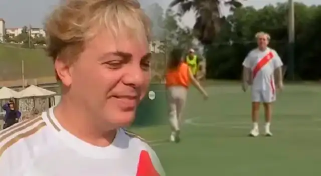 Cristian Castro sorprende a fanáticos al jugar una 'pichanguita' en Lima antes de su concierto