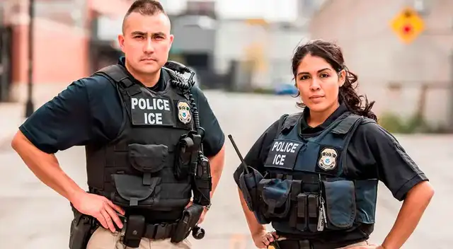 ICE estaría contratando a empleados sin revisar sus antecedentes. ICE estaría contratando a empleados sin revisar sus antecedentes.