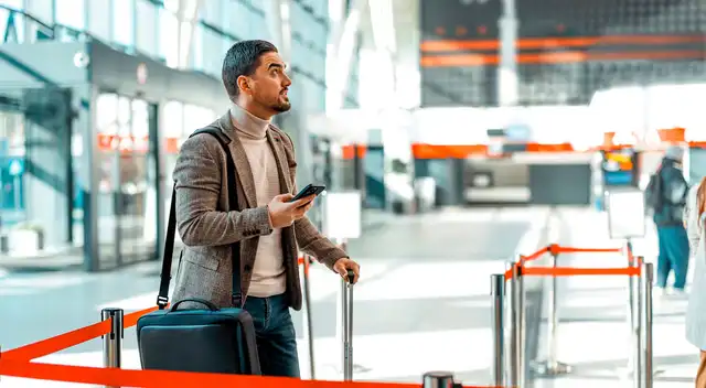 Aplicarán NUEVA REGLA para extranjeros que quieran ingresar y salir de EE.UU. Aplicarán NUEVA REGLA para extranjeros que quieran ingresar y salir de EE.UU.