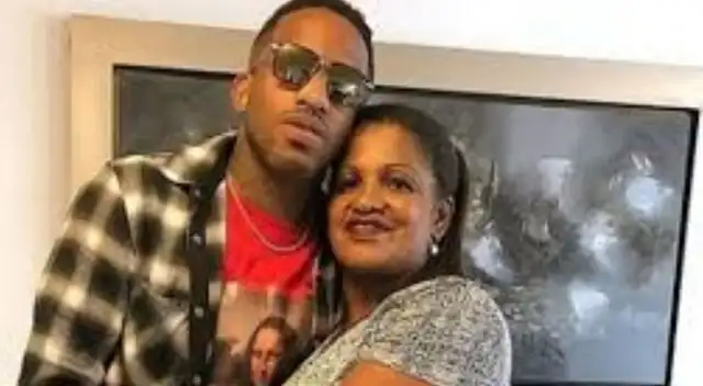 Jefferson Farfán y su mamá.
