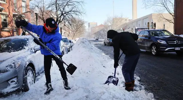 Un millón de personas podría ver sus viajes afectados por fuerte lluvia helada en EE.UU.