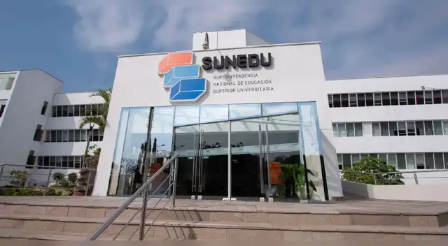 Sunedu ordena el cierre de 5 universidades tras incumplimiento. Sunedu ordena el cierre de 5 universidades tras incumplimiento.