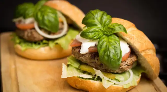 Cientos de restaurantes de la cadena más famosa de EE.UU. bajarán sus persianas.