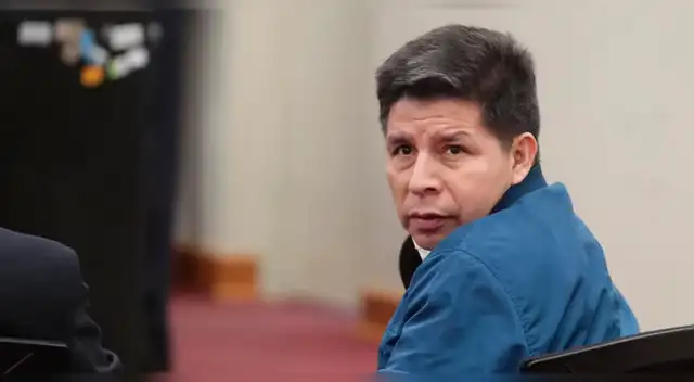 Pedro Castillo es sentenciado a 11 años y 5 meses de prisión tras conspiración de rebelión. Pedro Castillo es sentenciado a 11 años y 5 meses de prisión tras conspiración de rebelión.