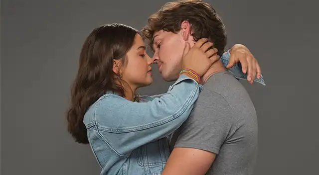 "Amor Fuera de Tiempo" llega a los cines "Amor Fuera de Tiempo" llega a los cines