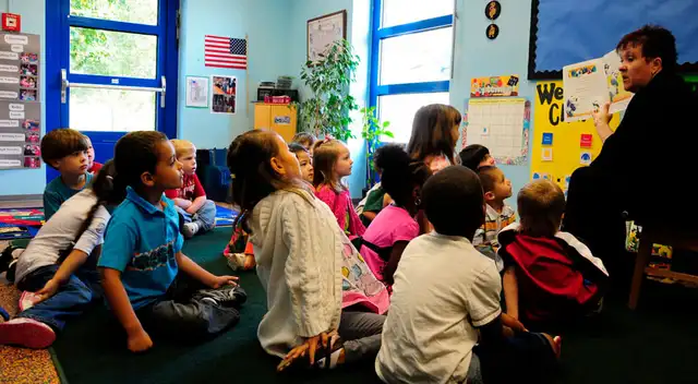 Ayudan a inmigrantes con gastos de guardería y seguros médicos en Florida