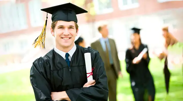 Las 7 carreras profesionales que serán mejor pagadas en 2026, según la IA