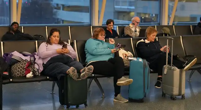 Tormenta Devin sacude el transporte aéreo miles de vuelos cancelados por nieve. Tormenta Devin sacude el transporte aéreo miles de vuelos cancelados por nieve.