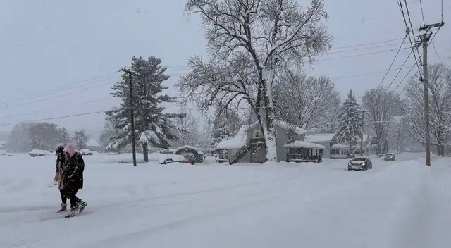 Emergencia climática en EE. UU. fuertes nevadas y restricciones de viaje en 25 estados.