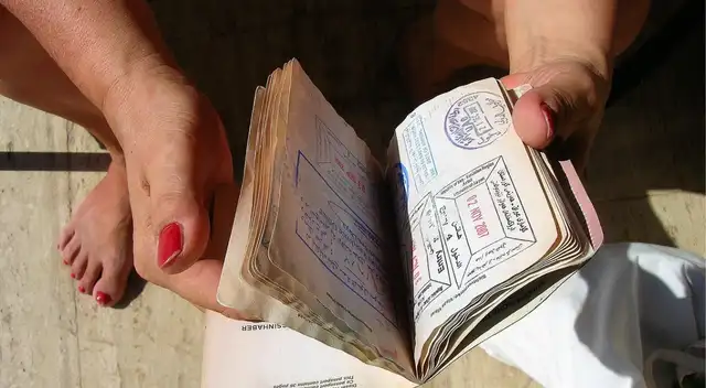 Cambio clave en inmigración: Estados Unidos detiene trámites de visas para 75 países.