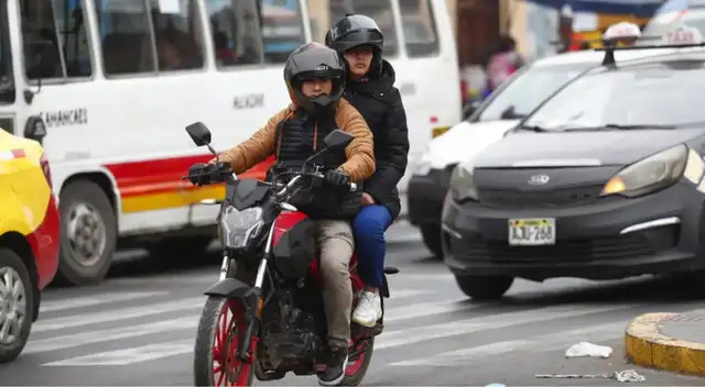 PNP aclara: solo en estos casos excepcionales no recibirán multa por viajar con acompañante en moto.