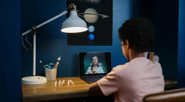 Giro educativo sin precedentes escuelas de EE. UU. migran a la modalidad virtual en 2026. Giro educativo sin precedentes escuelas de EE. UU. migran a la modalidad virtual en 2026.