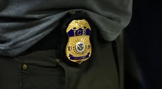 ICE bajo la lupa detienen a cuatro estudiantes en Minnesota, dos con solo 5 y 10 años. ICE bajo la lupa detienen a cuatro estudiantes en Minnesota, dos con solo 5 y 10 años.