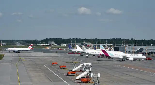 El Gobierno aumenta a 2.600 dólares el incentivo para salir.