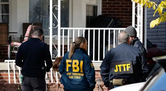 Hasta millones por información así es la lista de los 10 más buscados por el FBI. Hasta millones por información así es la lista de los 10 más buscados por el FBI.