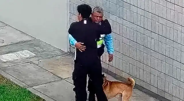 Joven dio tremendo abrazo a sereno de Miraflores por encontrar su perrito extraviado