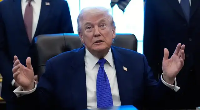 Trump reaviva la polémica con una demanda de 1.000 millones contra Harvard. Trump reaviva la polémica con una demanda de 1.000 millones contra Harvard.