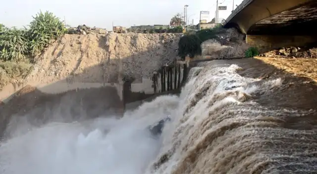 Ríos de Lima aumentan su caudal a niveles considerables. Ríos de Lima aumentan su caudal a niveles considerables.
