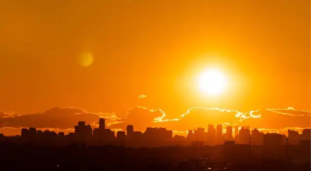 Senamhi emite alerta roja por calor extremo en Perú.