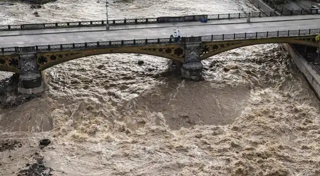 Senamhi lanza advertencia crítica por el aumento del caudal del Río Rímac.