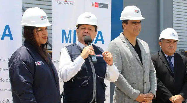 MINSA entrega importante lote de insulina a EsSalud para asegurar tratamientos.