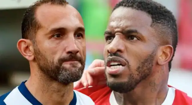 Hernán Barcos hunde a Jefferson Farfán al acusarlo de llevar a sus compañeros de fiesta. Hernán Barcos hunde a Jefferson Farfán al acusarlo de llevar a sus compañeros de fiesta.