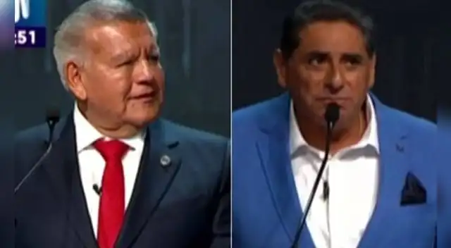 Carlos Álvarez no aguantó las ganas de imitar a César Acuña en pleno debate presidencial. Foto: captura/Canal N