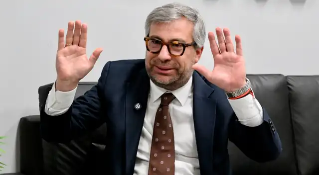 Piero Corvetto RENUNCIA a la jefatura de la ONPE tras cuestionamientos durante las elecciones 2026.