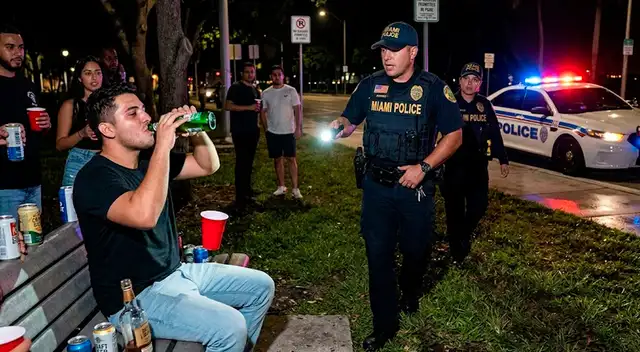 Las prácticas latinas que pueden causarte problemas legales y hasta multas en EE.UU.