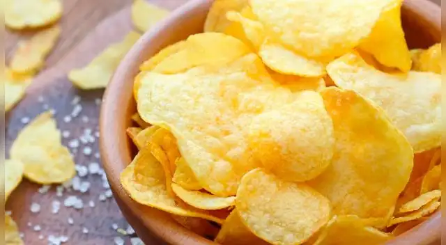 FDA ordena retirar lotes de papas fritas por estar contaminados.