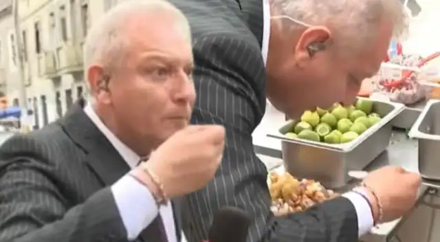 Gunter Rave se pone rojo tras comer ceviche en plena cobertura de Elecciones 2026.