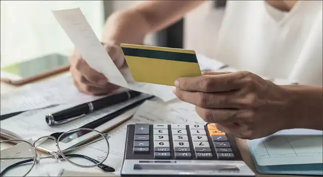 Cobros no reconocidos en tarjetas: cómo presentar un reclamo y qué plazo tiene tu banco.