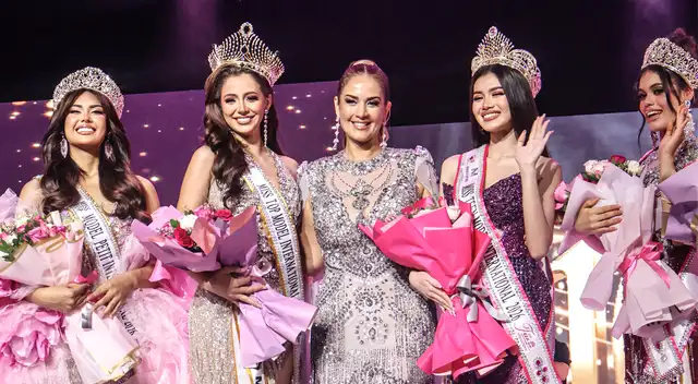 Marina Mora coronó a las dos reinas de belleza en el Teatro Municipal Manuel Ascencio Segura. Marina Mora coronó a las dos reinas de belleza en el Teatro Municipal Manuel Ascencio Segura.