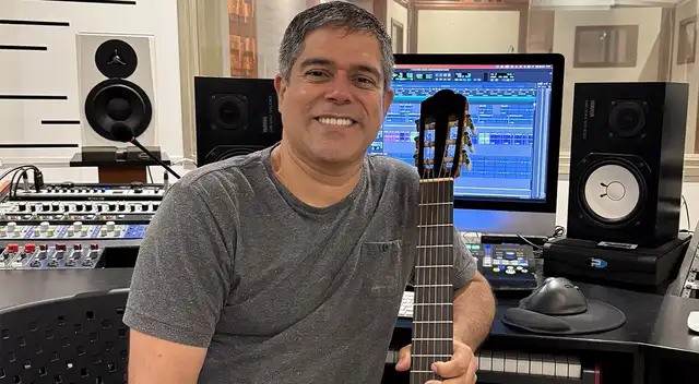 Coco Llaque presentó su Trilogía Criolla