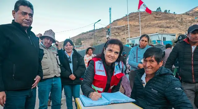 COFOPRI iniciará la titulación de viviendas afectadas por el sismo en Chongos Bajos COFOPRI iniciará la titulación de viviendas afectadas por el sismo en Chongos Bajos